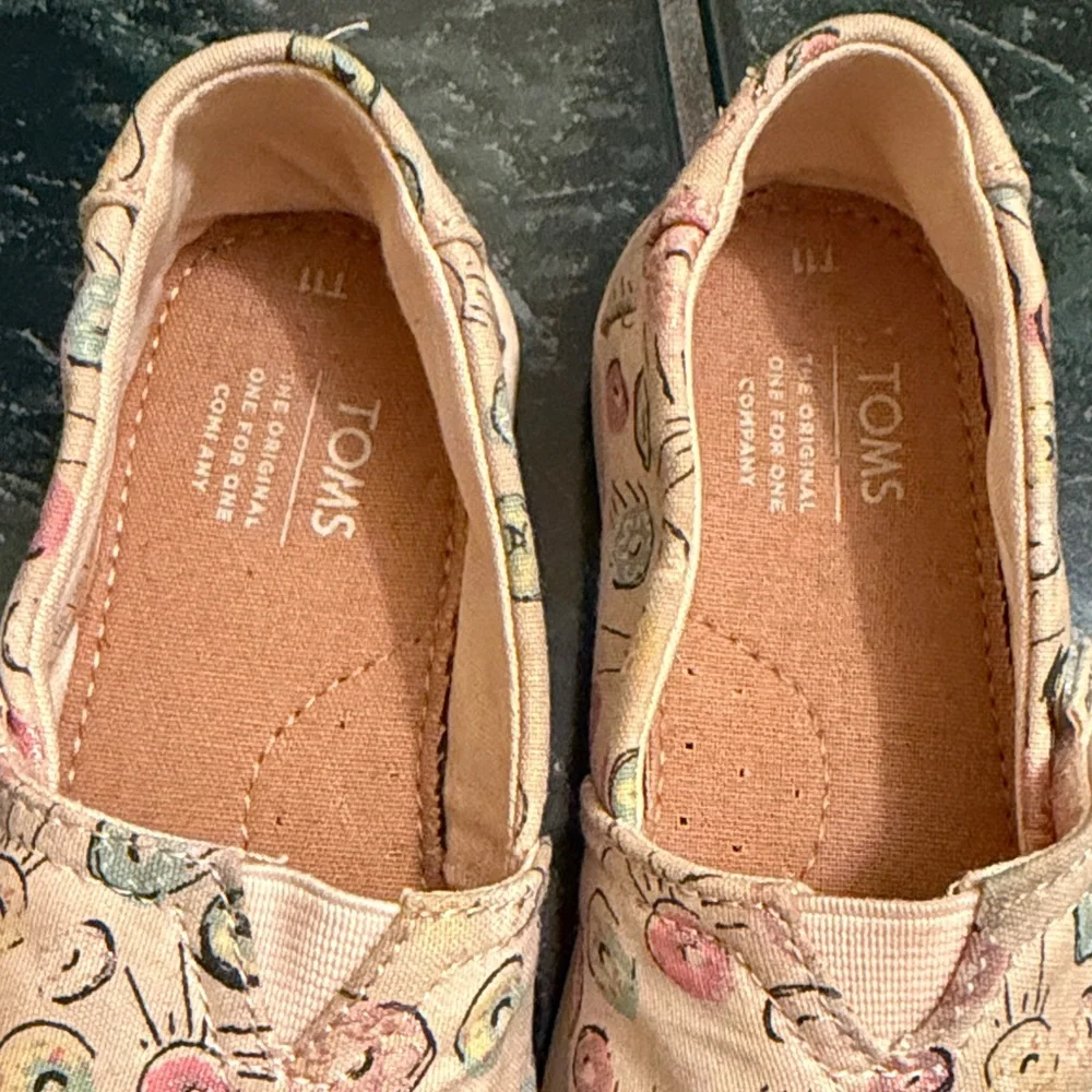 Toms soft pink